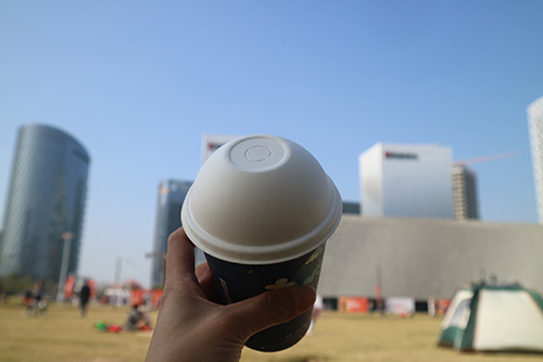 coffee cup with lids